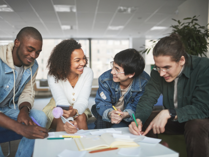 how to make money on social media -facebook groups