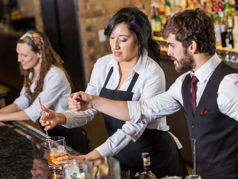 how to manage a bar