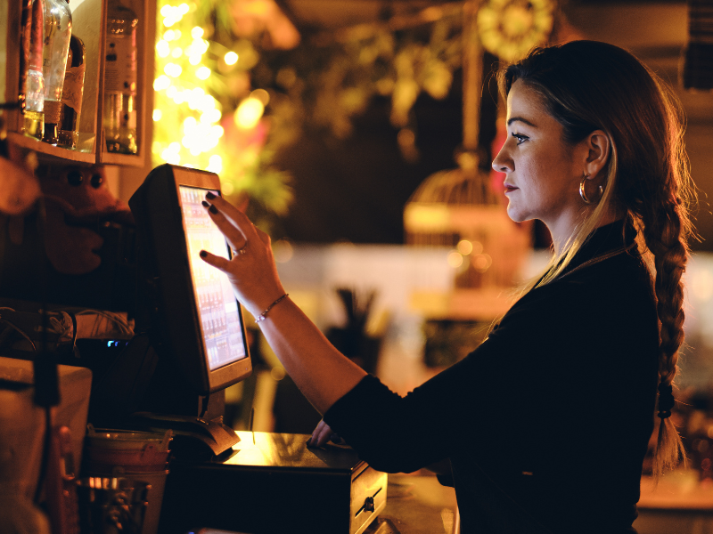 how to manage a bar