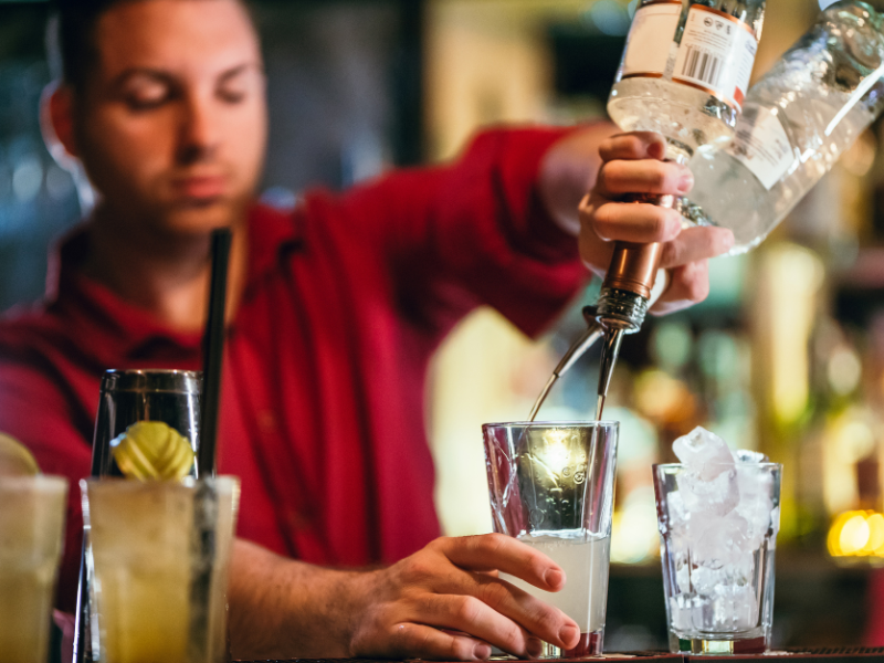 how to manage a bar