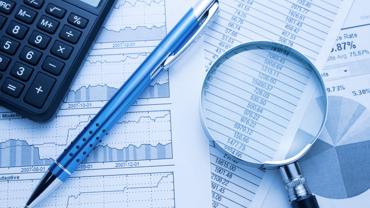 difference between bookkeeping and accounting