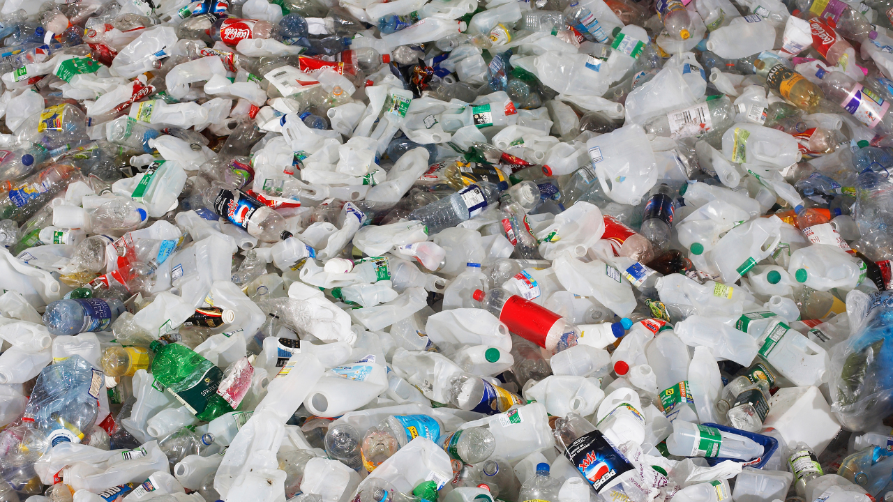 thread turns recycled plastic bottles into fabric
