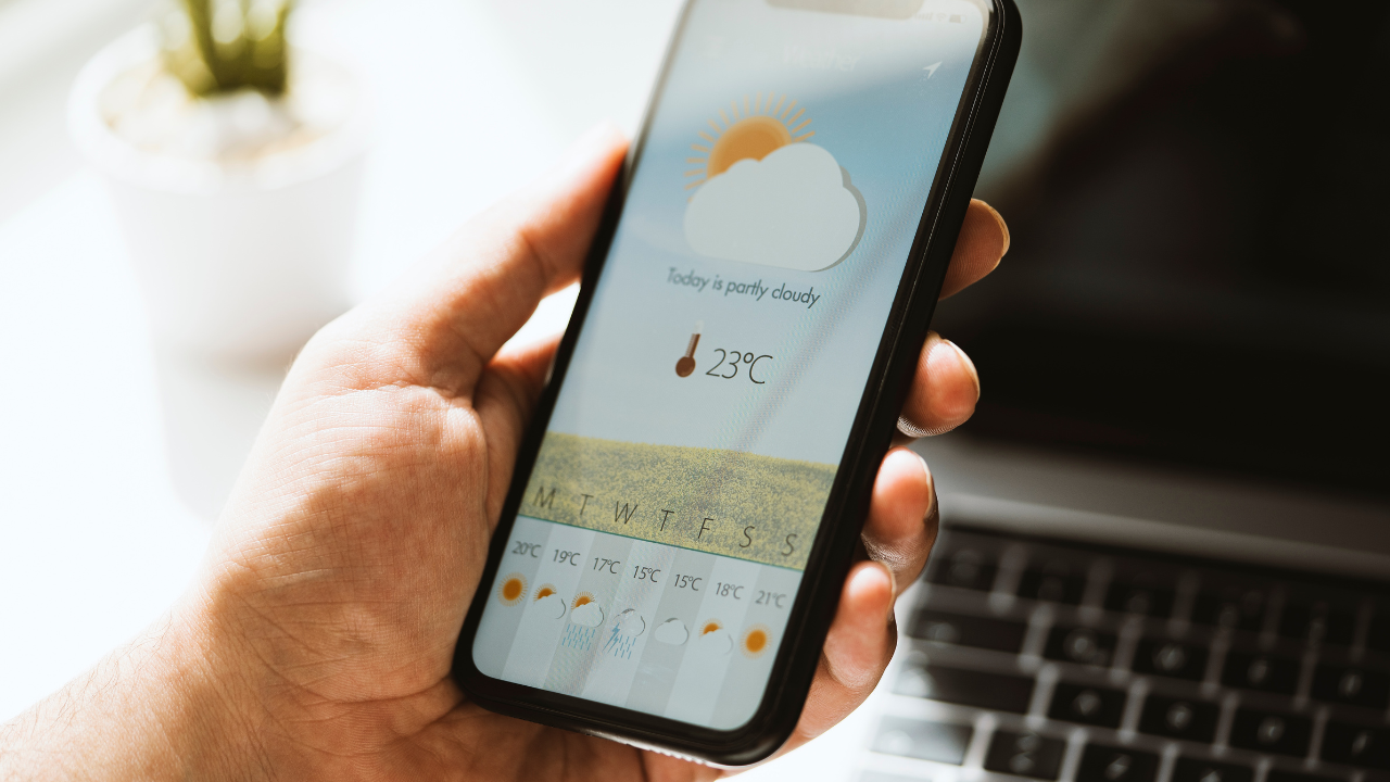 12 Best Weather Apps for Small Businesses