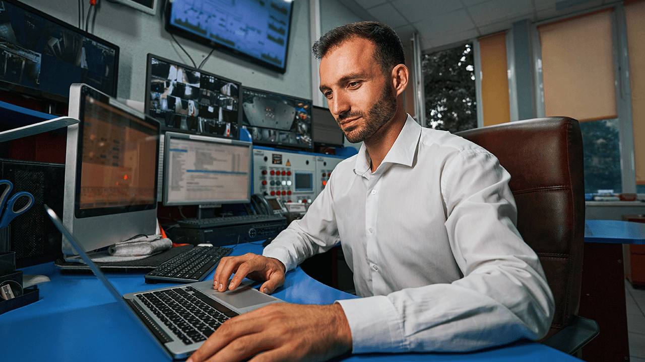 how to hire a database administrator