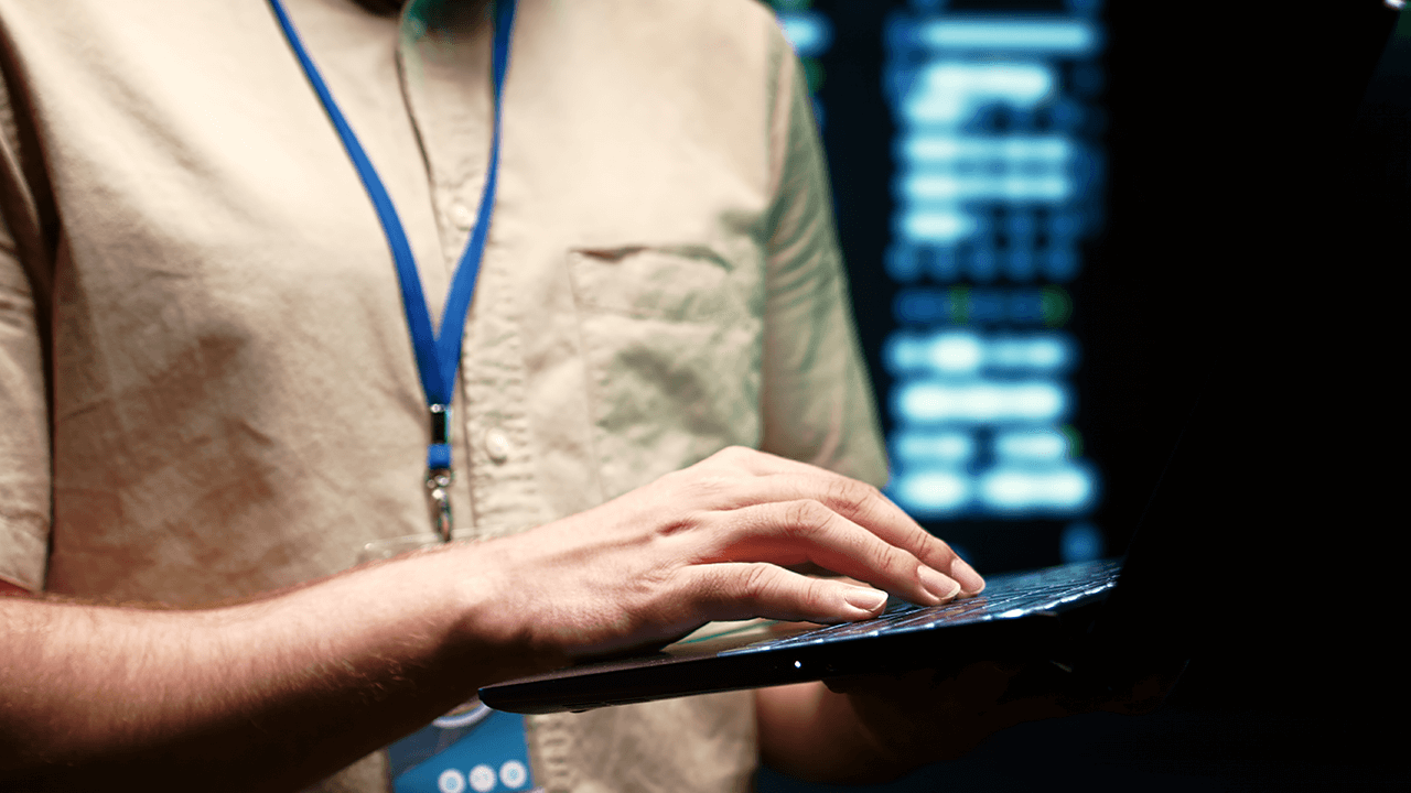 how to hire a database administrator