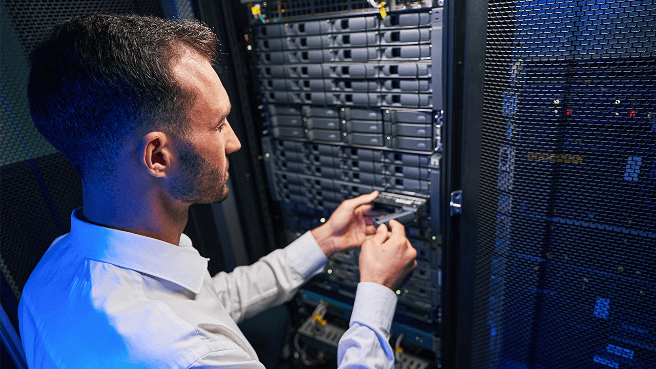 how to hire a database administrator